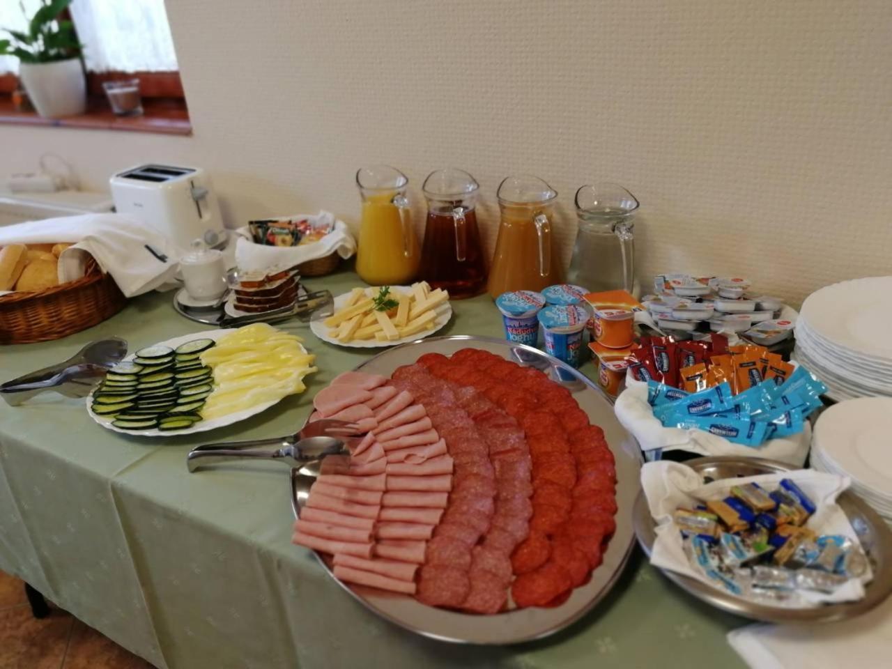 Bed and Breakfast Park Panzio*** Szolnok Esterno foto